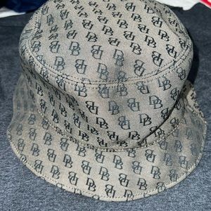 Dooney & Bourke bucket Hat